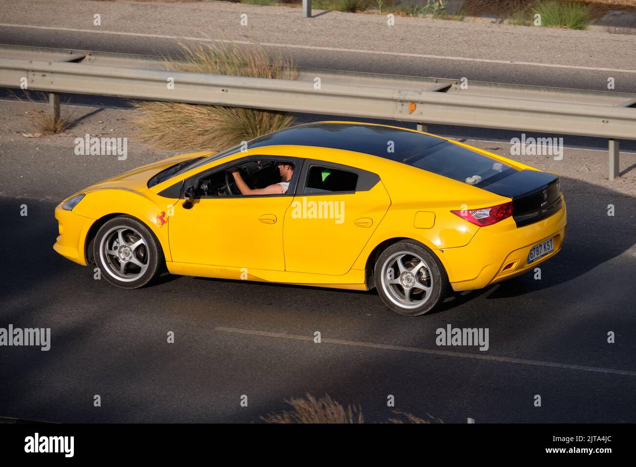 MPM PS 160 sull'autostrada. Provincia di Malaga, Spagna. Foto Stock