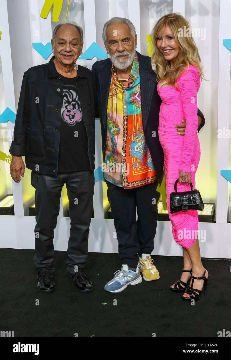 New Jersey, USA, 28 agosto 2022. Cheech Marin (l-r), Tommy Chong e Shelby Chong partecipano ai 2022 MTV Video Music Awards, VMA, al Prudential Center di Newark, New Jersey, USA, il 28 agosto 2022. Foto Stock