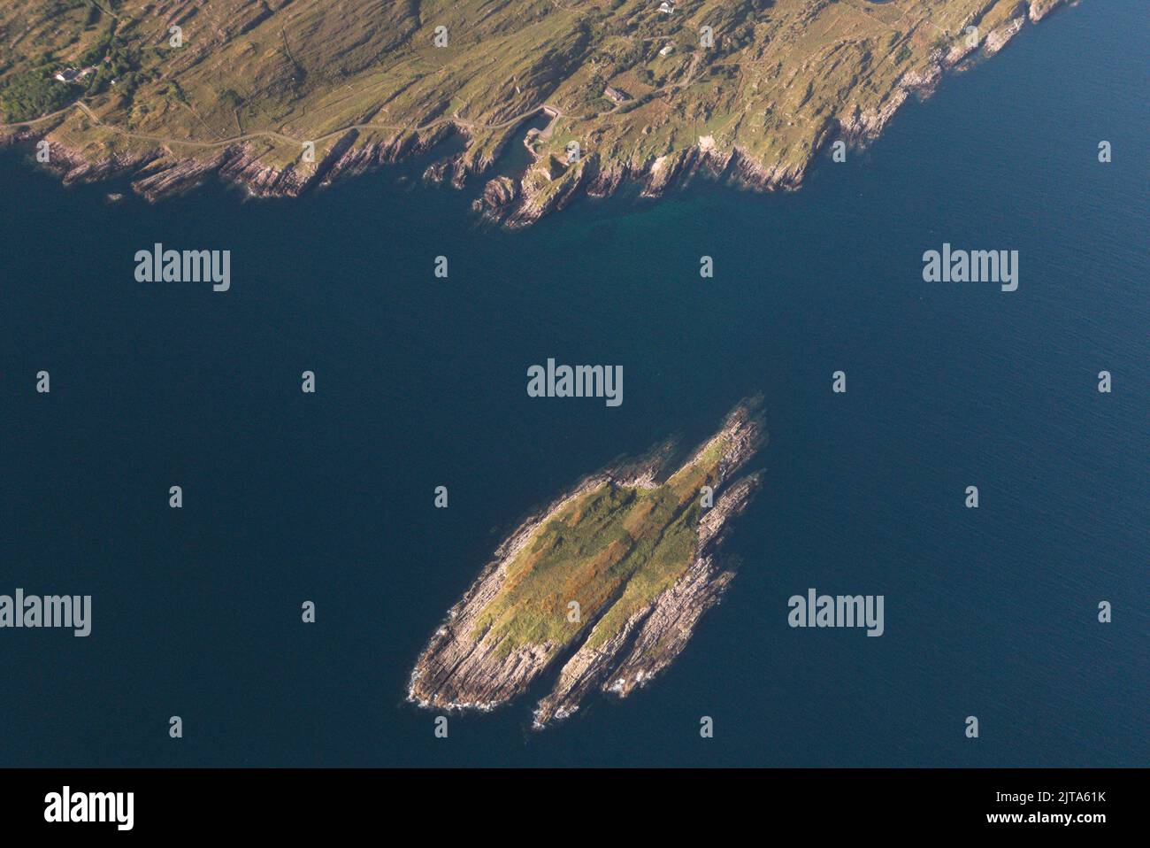 Isola sulla costa di Bantry Bay County Cork Irlanda Foto Stock