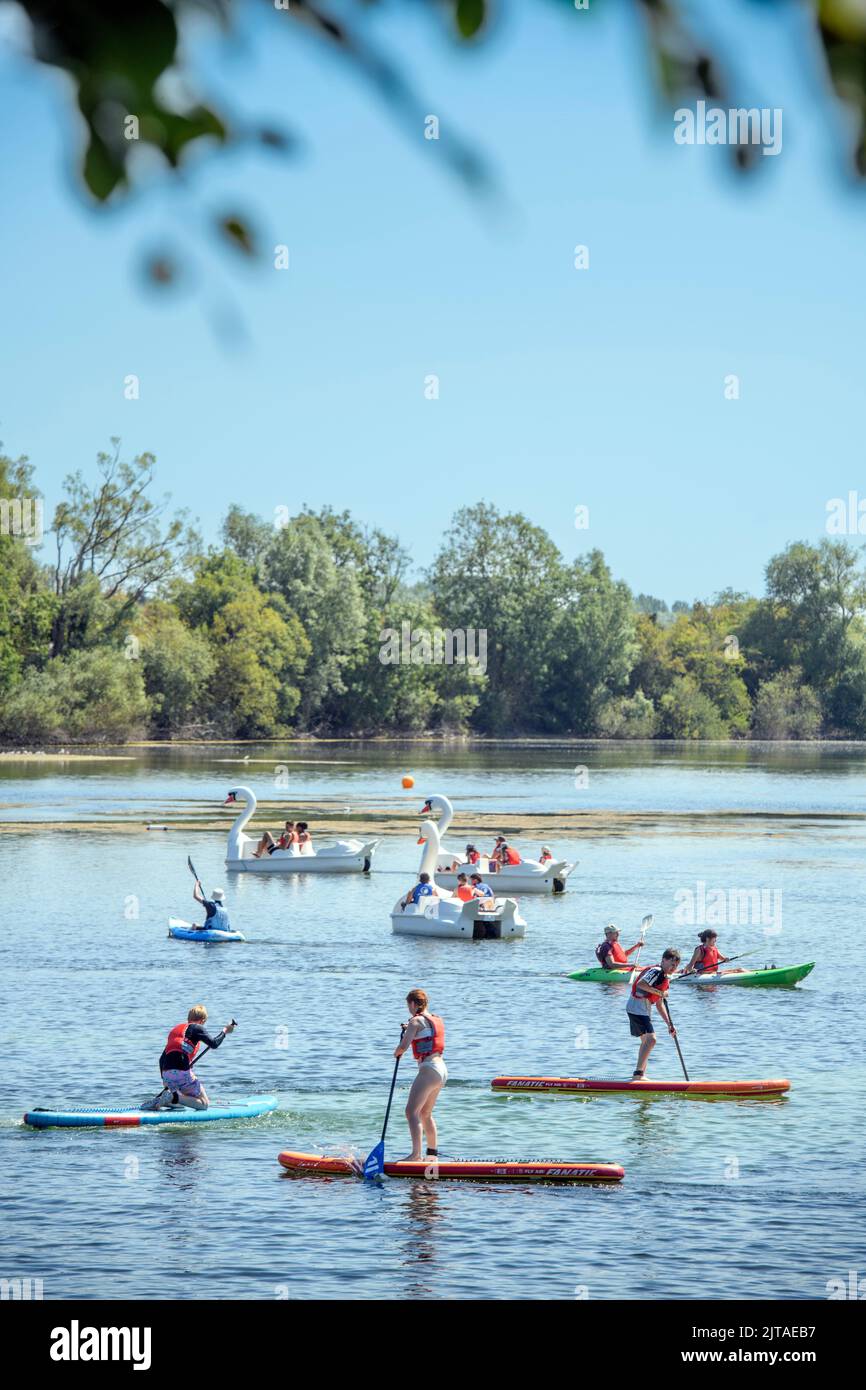 Il Cotswold Water Park vicino a Cirencester, Gloucestershire. Foto Stock