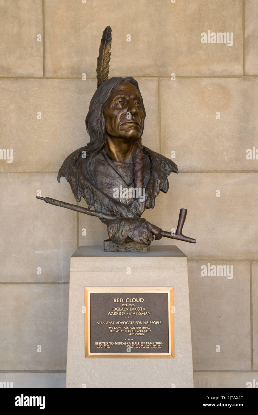 Busto di bronzo Red Cloud nell'edificio del Campidoglio dello stato del Nebraska a Lincoln, Nebraska Foto Stock