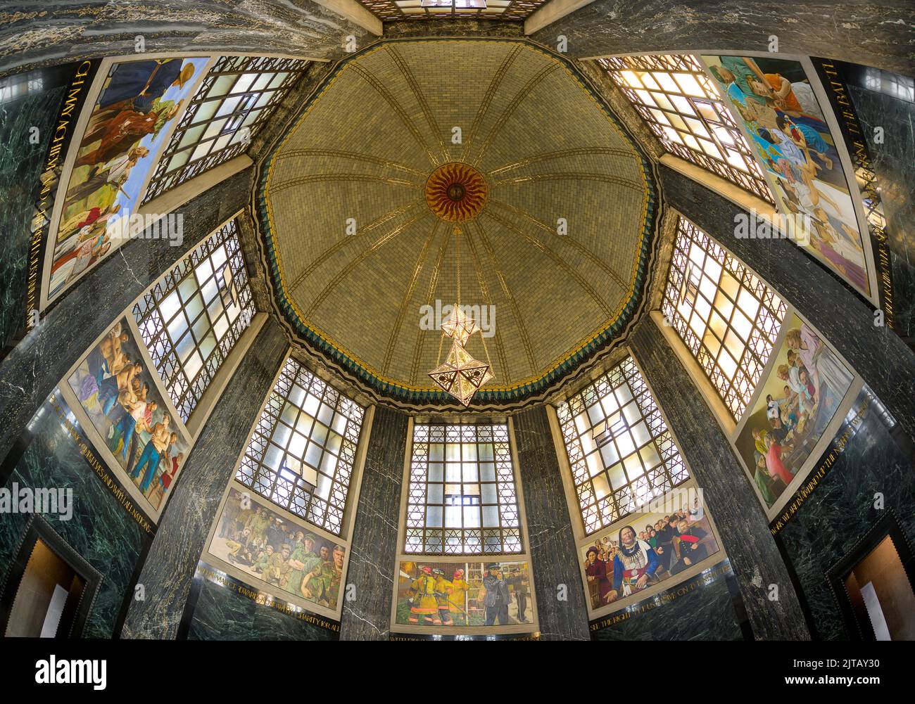 Soffitto della camera commemorativa dell'edificio del Campidoglio dello stato del Nebraska a Lincoln, Nebraska Foto Stock