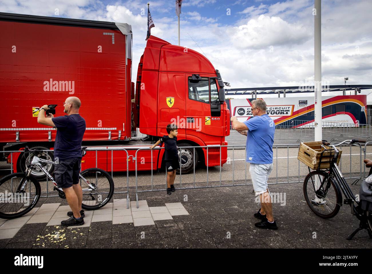 ZANDVOORT - il team di Formula 1 Ferrari arriva sul circuito di Zandvoort, dove si terrà il prossimo weekend la gara di Formula 1 del Gran Premio d'Olanda. KOEN VAN WEEL Foto Stock