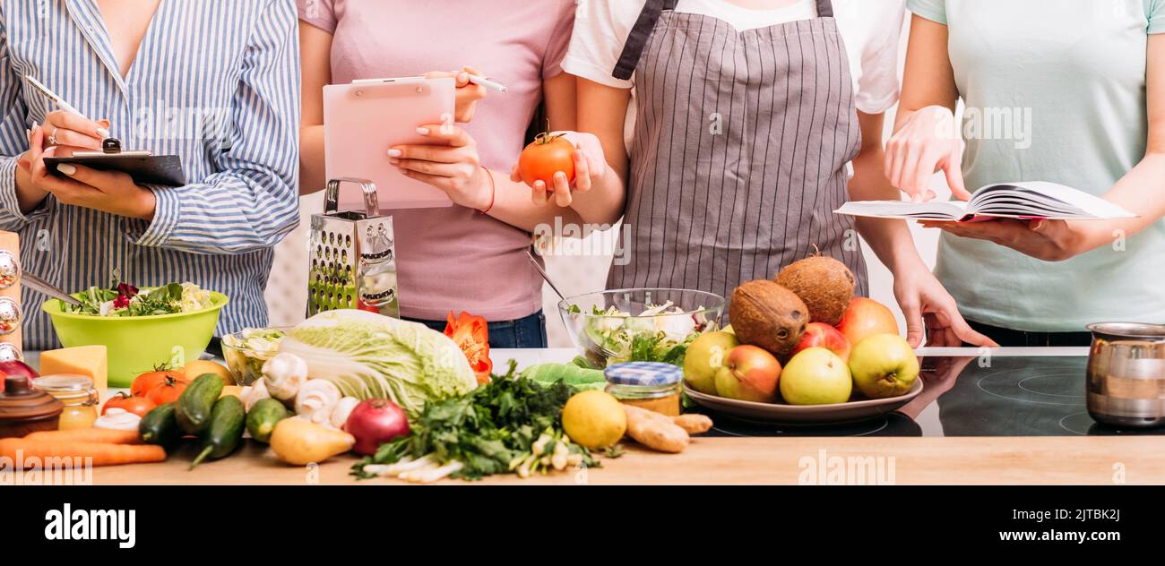 lezione di cucina hobby alimentare sano stile di vita Foto Stock