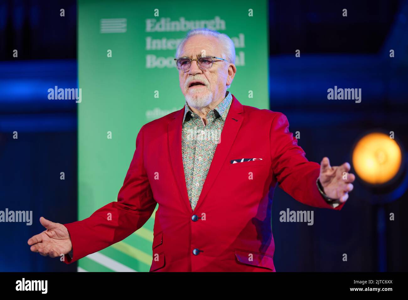 Edimburgo Scozia, Regno Unito 29 agosto 2022. Autore Brian Cox alla sala centrale per un'opportunità fotografica davanti al suo evento di Edinburgh International Book Festival. Credito sst/alamy live news Foto Stock