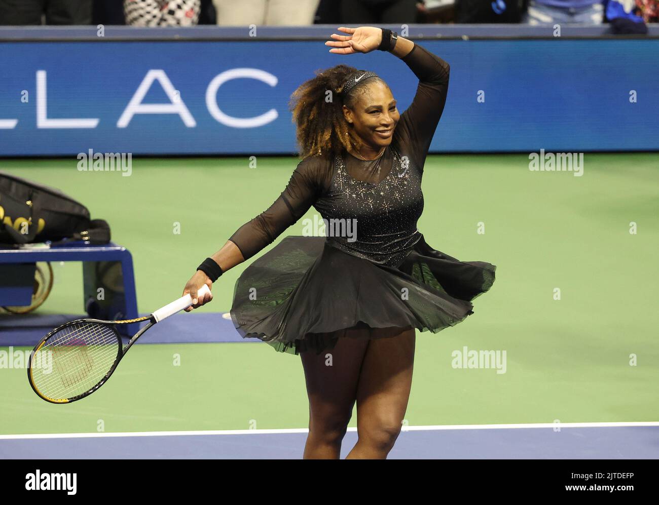 New York, Stati Uniti - 30/08/2022, Serena Williams of USA celebra la sua prima vittoria durante il giorno 1 del torneo di tennis Grand Slam della stagione degli US Open 2022, 4th il 29 agosto 2022 presso l'USTA National Tennis Center di New York, Stati Uniti - Foto Jean Catuffe / DPPI Foto Stock