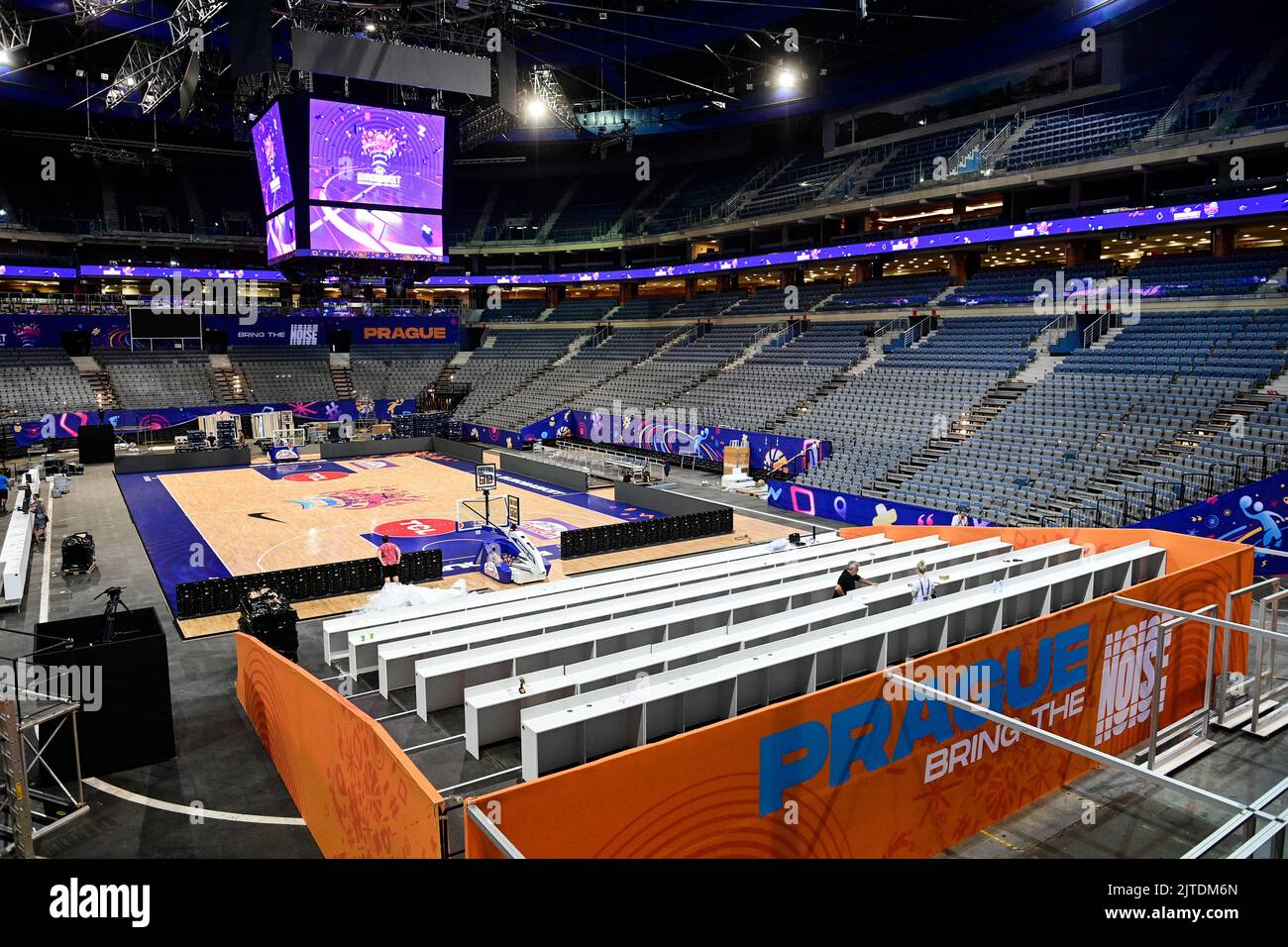 Praga, Repubblica Ceca. 29th ago, 2022. Preparazione dell'arena O2 per l'EuroBasket 2022, campionato europeo di basket maschile, il 29 agosto 2022, a Praga, Repubblica Ceca. Credit: Roman Vondrous/CTK Photo/Alamy Live News Foto Stock