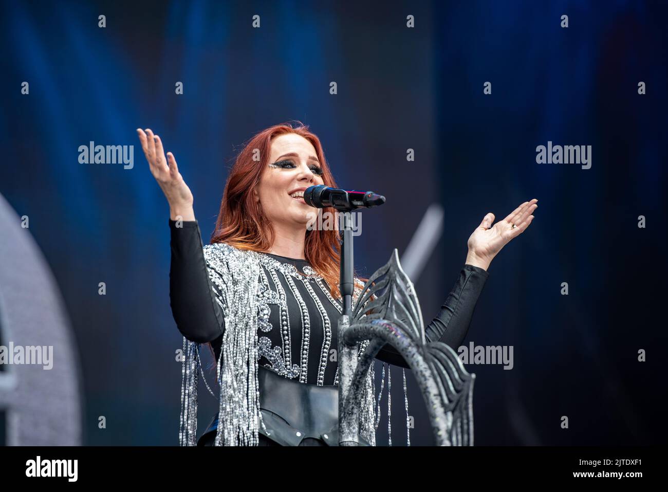 25 giugno 2022: Simone Simons of Epic suona al festival Hellfest Open Air Foto Stock