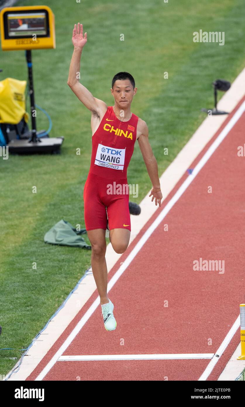 Jianan Wang, cinese, si è sfidato nella finale maschile di salto lungo ai Campionati mondiali di atletica, Hayward Field, Eugene, Oregon USA, il 16th luglio 2 Foto Stock