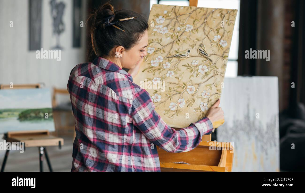 arte fiore arte studio donna artista pittura Foto Stock