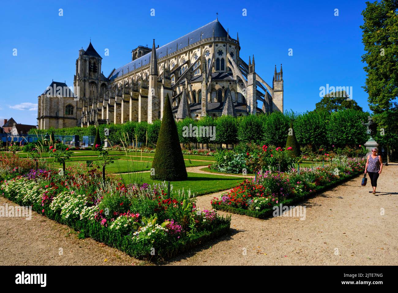 Francia, Cher (18), Bourges, Cattedrale di Saint Etienne, patrimonio mondiale dell'UNESCO, il giardino dell'arcivescovo Foto Stock
