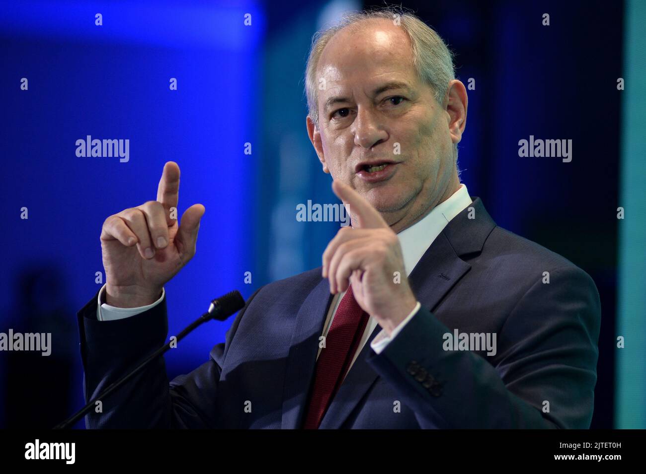 Brasília, DF - 30.08.2022: PRESIDENCIÁVEIS informazioni DI ORDINE DEL GIORNO UNECS - nella foto, candidato Ciro Gomes, durante una presentazione. Martedì (30) l'Unione nazionale delle entità del commercio e dei servizi (UNECS) promuove il dialogo con i candidati alla Presidenza della Repubblica. Confermata la presenza del Presidente Jair Bolsonaro, Ciro Gomes e Soraya Thronicke. (Foto: Ton Molina/Fotoarena) Foto Stock