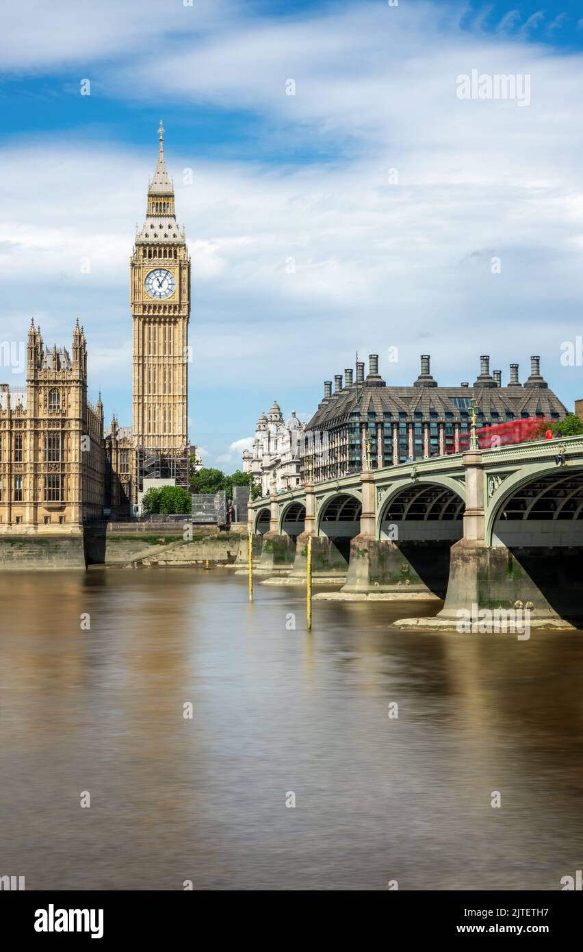 Ponte di Westminster con il Big ben e il fiume Tamigi, a Londra, Regno Unito Foto Stock