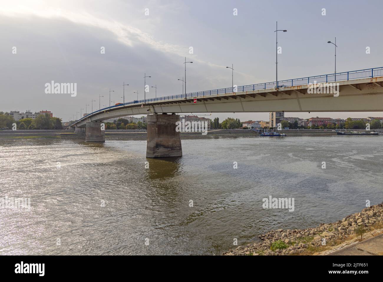 Varadin Ponte sul Danubio a Novi Sad Serbia Estate Foto Stock