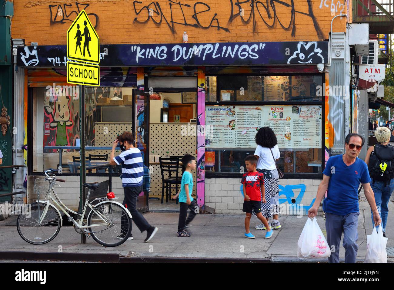 Ravioli King, 74 Hester St, New York, foto di un negozio di ravioli fritti a Manhattan Chinatown. Foto Stock