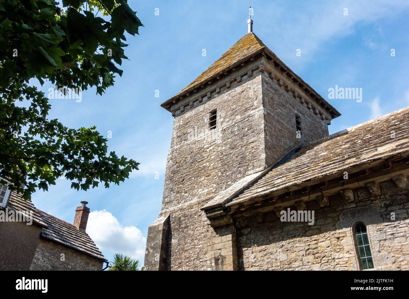 San Nicola di Myra Chiesa nel bel villaggio di Worth Matravers vicino Swanage, Dorset, Inghilterra Foto Stock