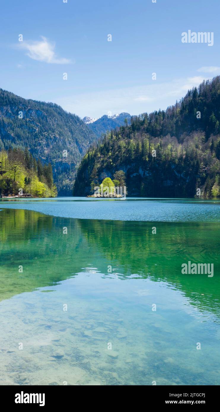 Königssee - un lago naturale nell'estremo sud-est del distretto di Berchtesgadener Land dello stato tedesco della Baviera, vicino al confine austriaco. Foto Stock
