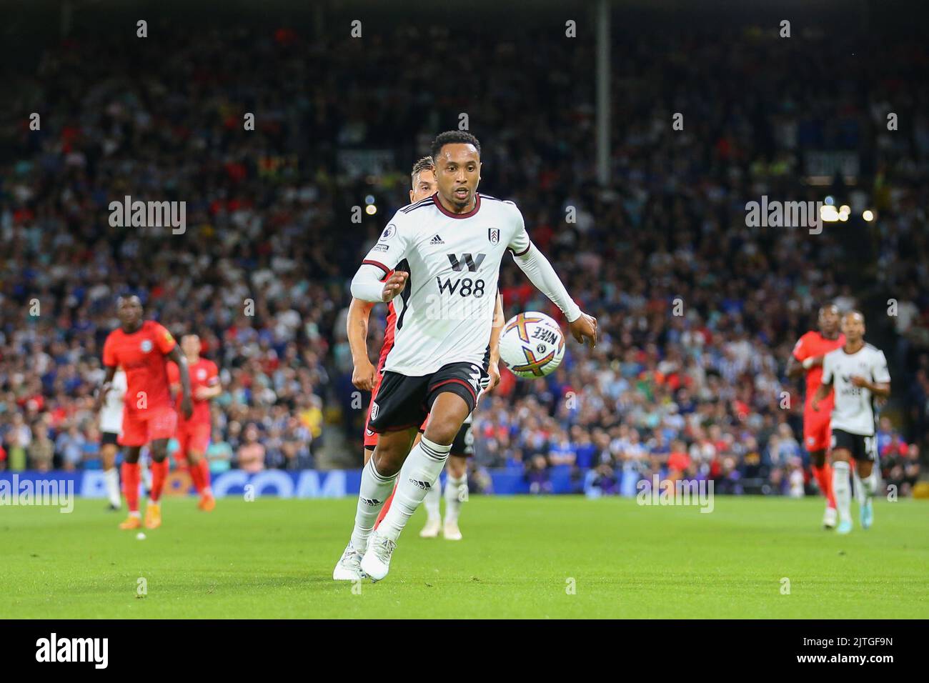 Londra, Regno Unito. 30th ago, 2022. Kenny Tete di Fulham durante la partita della Premier League tra Fulham e Brighton e Hove Albion a Craven Cottage, Londra, Inghilterra il 30 agosto 2022. Foto di Pedro Soares. Solo per uso editoriale, licenza richiesta per uso commerciale. Non è utilizzabile nelle scommesse, nei giochi o nelle pubblicazioni di un singolo club/campionato/giocatore. Credit: UK Sports Pics Ltd/Alamy Live News Foto Stock