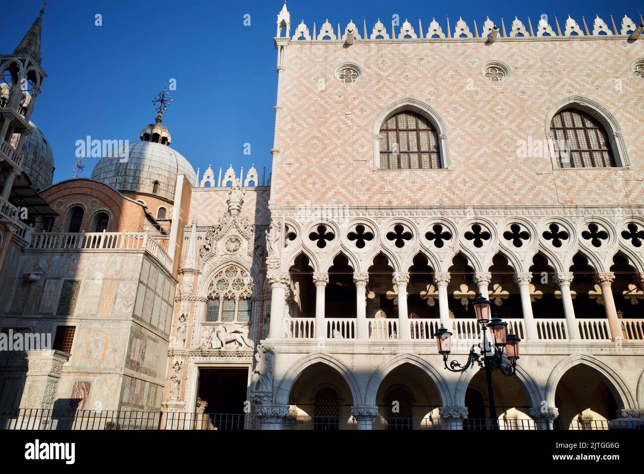 Parte della Piazza della Basilica di San Marco a Venezia Foto Stock