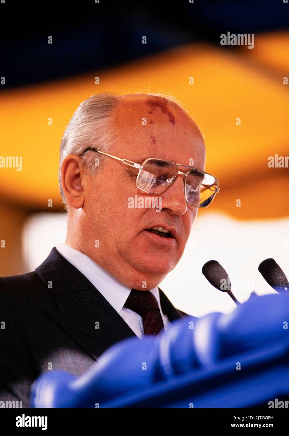 Il presidente sovietico Mikhail Gorbachev, ha ricevuto un dottore in legge nel 1992 e ha parlato all'inizio dell'Università Emory. Foto Stock