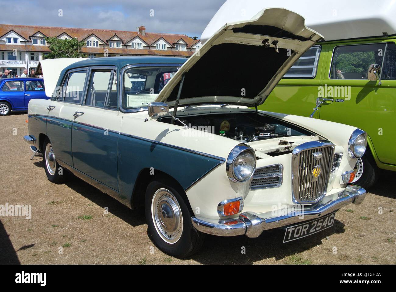 Un 1969 Wolseley 16 / 60 parcheggiato in mostra al classico show della Riviera Inglese, Paignton, Devon, Inghilterra, Regno Unito. Foto Stock