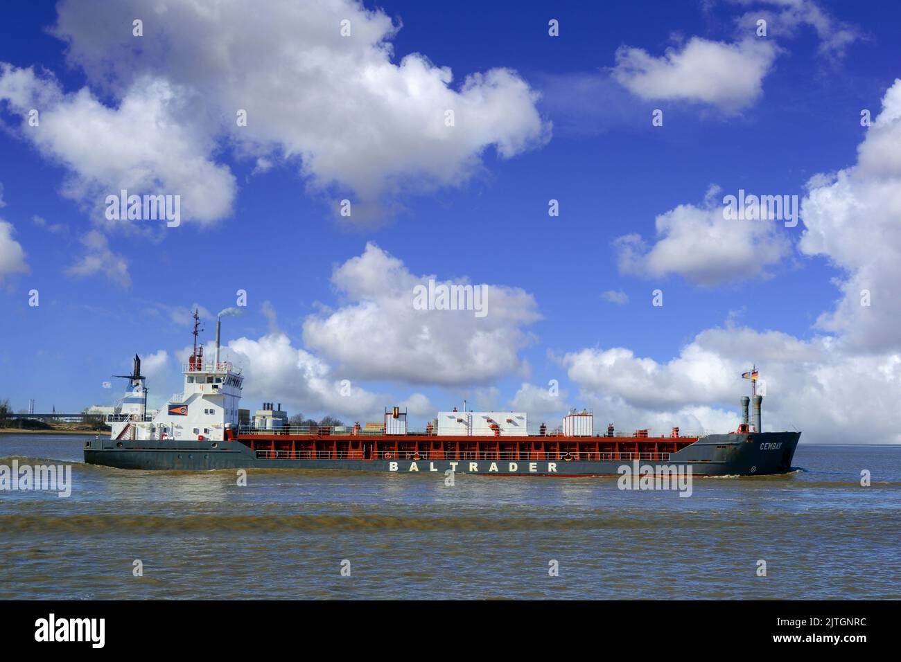 Nave sul fiume Weser, Baltrader Zementlogistik, Germania, Bremerhaven Foto Stock