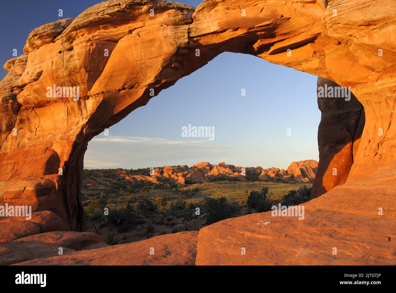 Wall Arch crollò nel 2008 e fu situato nel Parco Nazionale di Arches nello Utah. Oggi è un arco caduto. Foto Stock