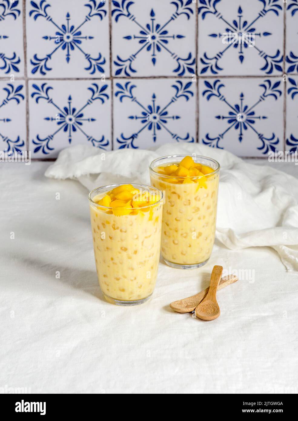 Budino di mango di cocco tailandese, budino di tapioca Foto Stock