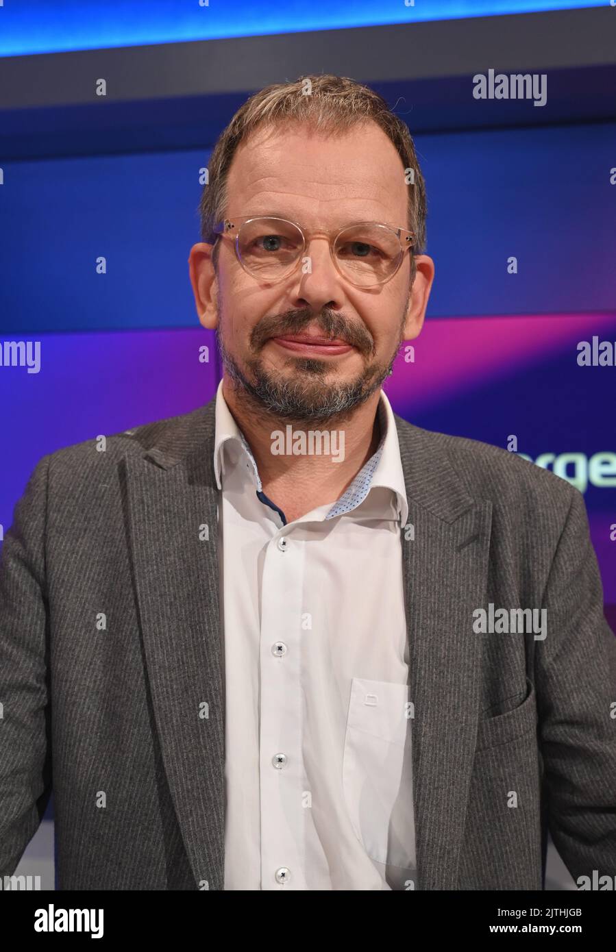Colonia, Germania. 30th ago, 2022. Il giornalista sportivo Hajo Seppelt come ospite dell'ARD talk show 'Maischberger Credit: Horst Galuschka/dpa/Horst Galuschka dpa/Alamy Live News Foto Stock