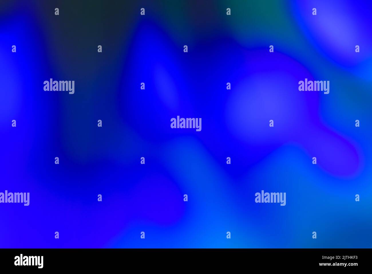 Sfondo blu astratto sfocato e luminoso. Sfondo morbido astratto ad alta risoluzione con spazio di copia. Colore blu intenso. Foto Stock