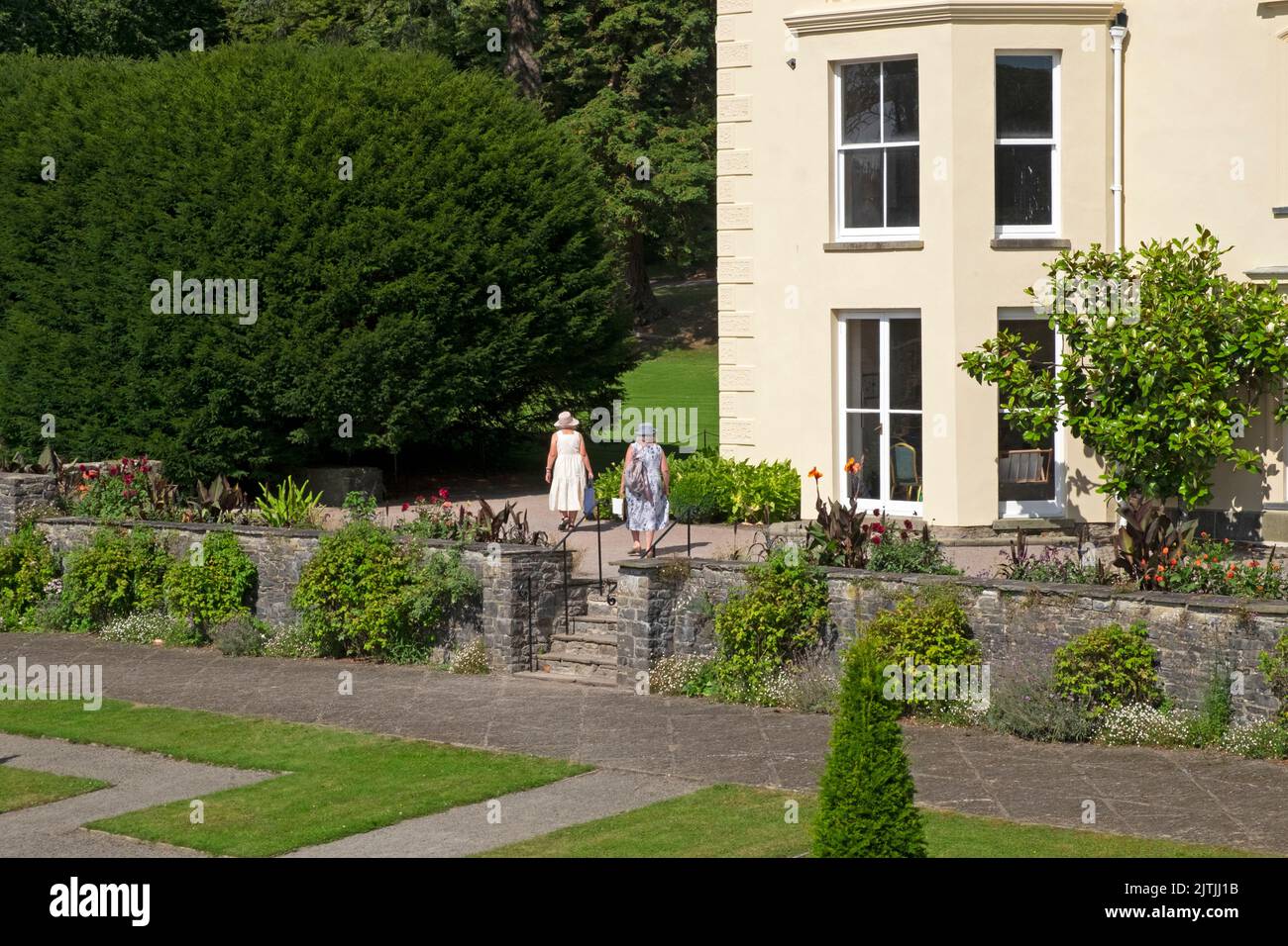 Aberglasney Gardens in estate 2022 agosto Llangathen Carmarthenshire Wales UK KATHY DEWITT Foto Stock