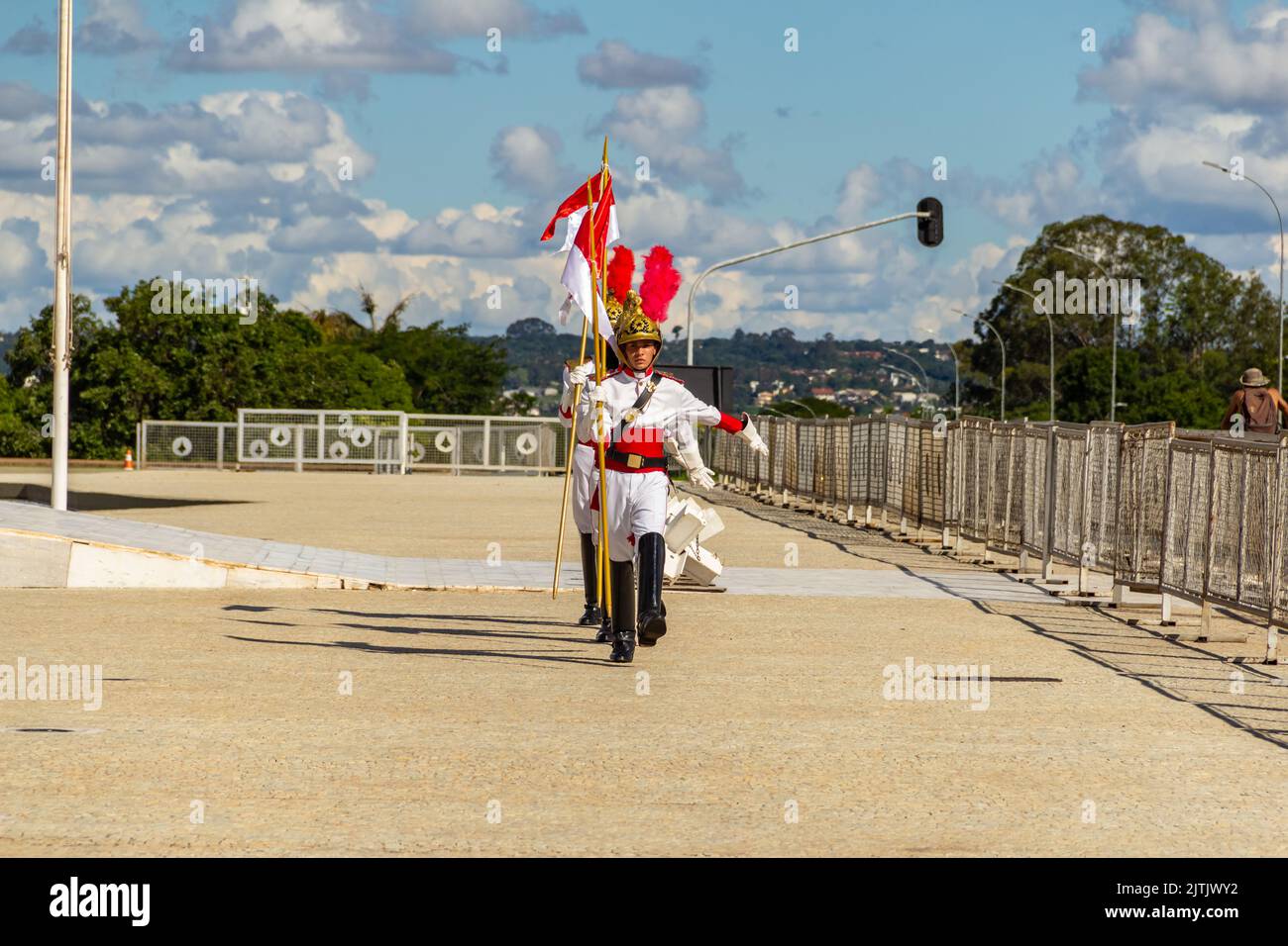 Brasília, Distretto Federale, Brasile – 25 dicembre 2022: Momento del rituale di scambio dei soldati della Guardia Presidenziale a Palácio do Planalto. Foto Stock