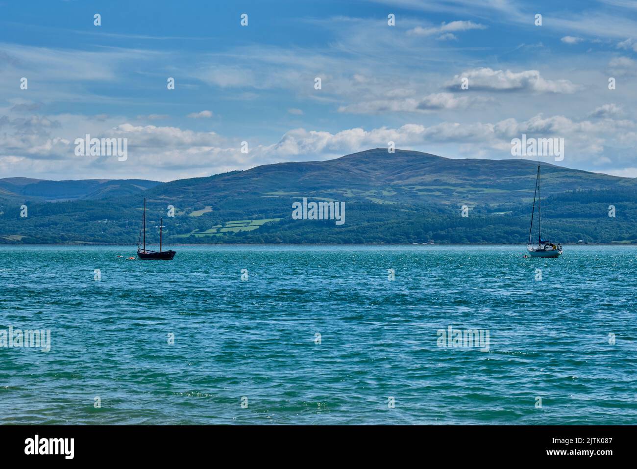 Barche ormeggiate sull'estuario di Aberdyfi/Aberdovey, Gwynedd, Galles Foto Stock