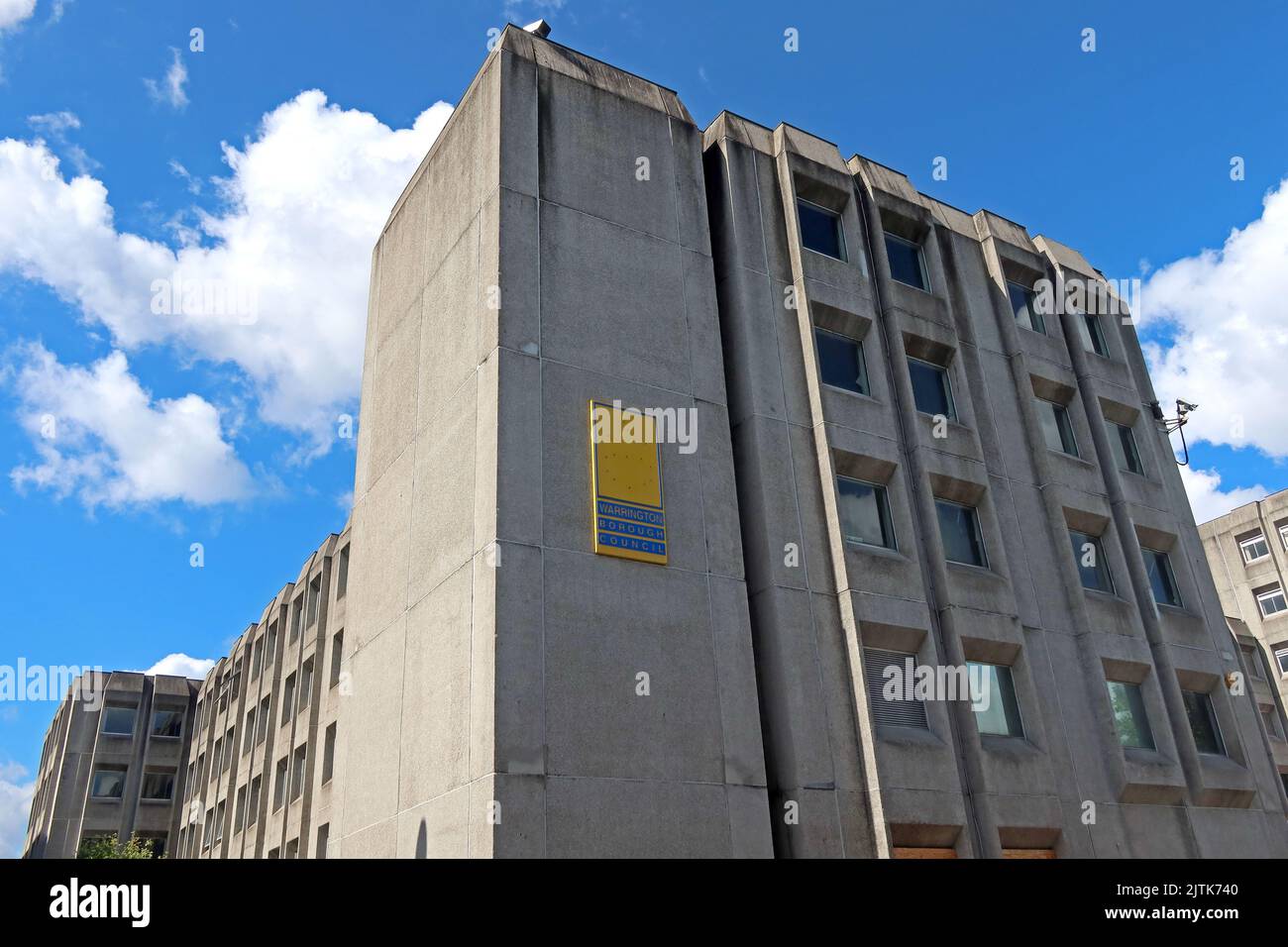 New Town House, costruita in cemento nel 1976 a Warrington, per ospitare la Warrington & Runcorn Development Corporation, Foto Stock
