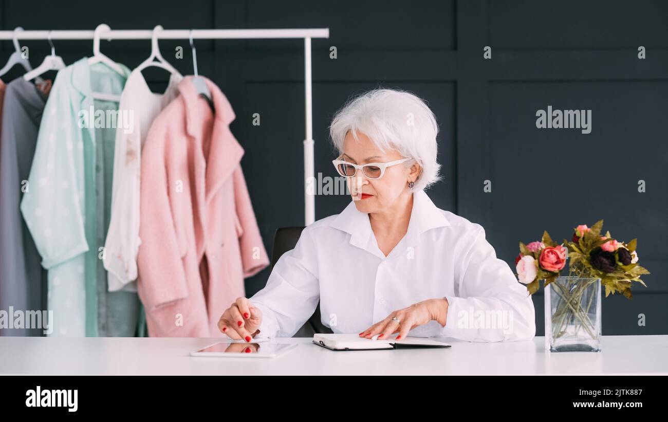 moda senior signora stilista di successo business Foto Stock