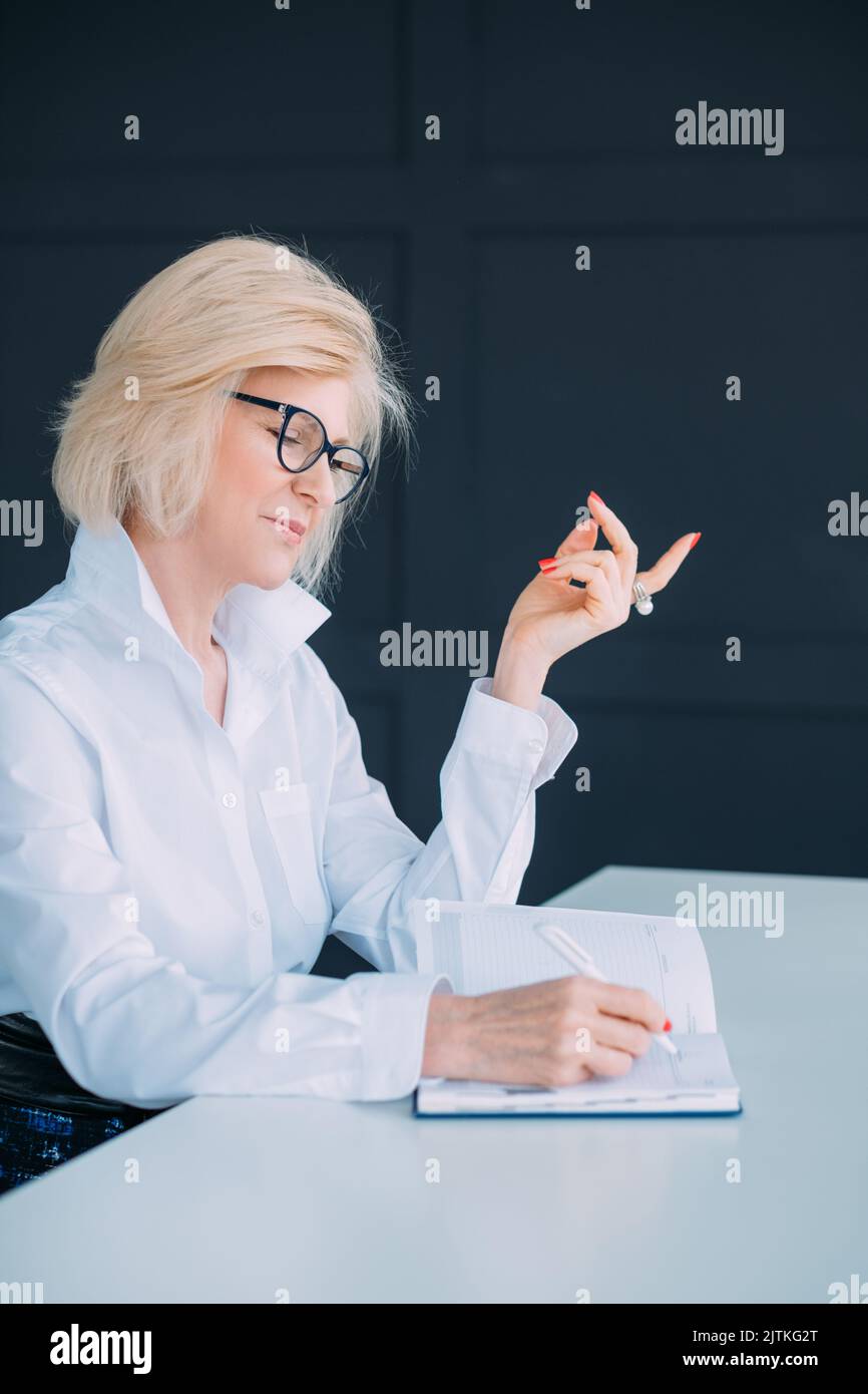 contenuto anziano agenda agenda di lavoro diario di sviluppo della carriera Foto Stock