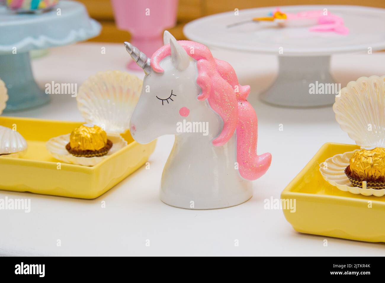 Decorazione di compleanno con tema unicorno, un tema ampiamente utilizzato in Brasile Foto Stock