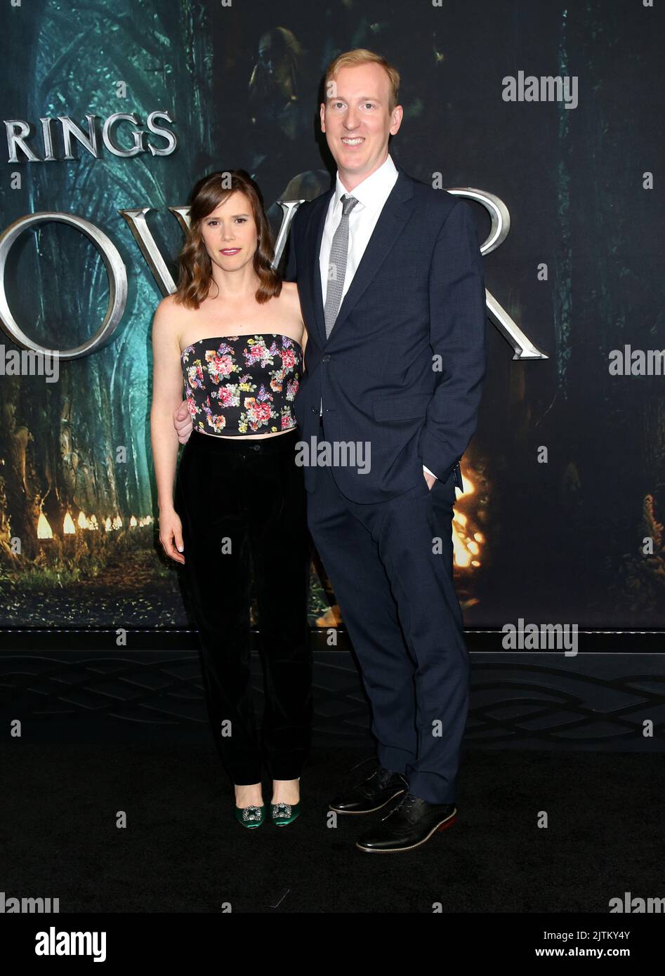 Nora Davis e Patrick McKay hanno partecipato alla proiezione di New York "The Lord of the Rings: The Rings of Power" tenutasi ad Alice Tully Hall il 23 agosto 2022 a New York City, NY ©Steven Bergman/AFF-USA.COM Foto Stock