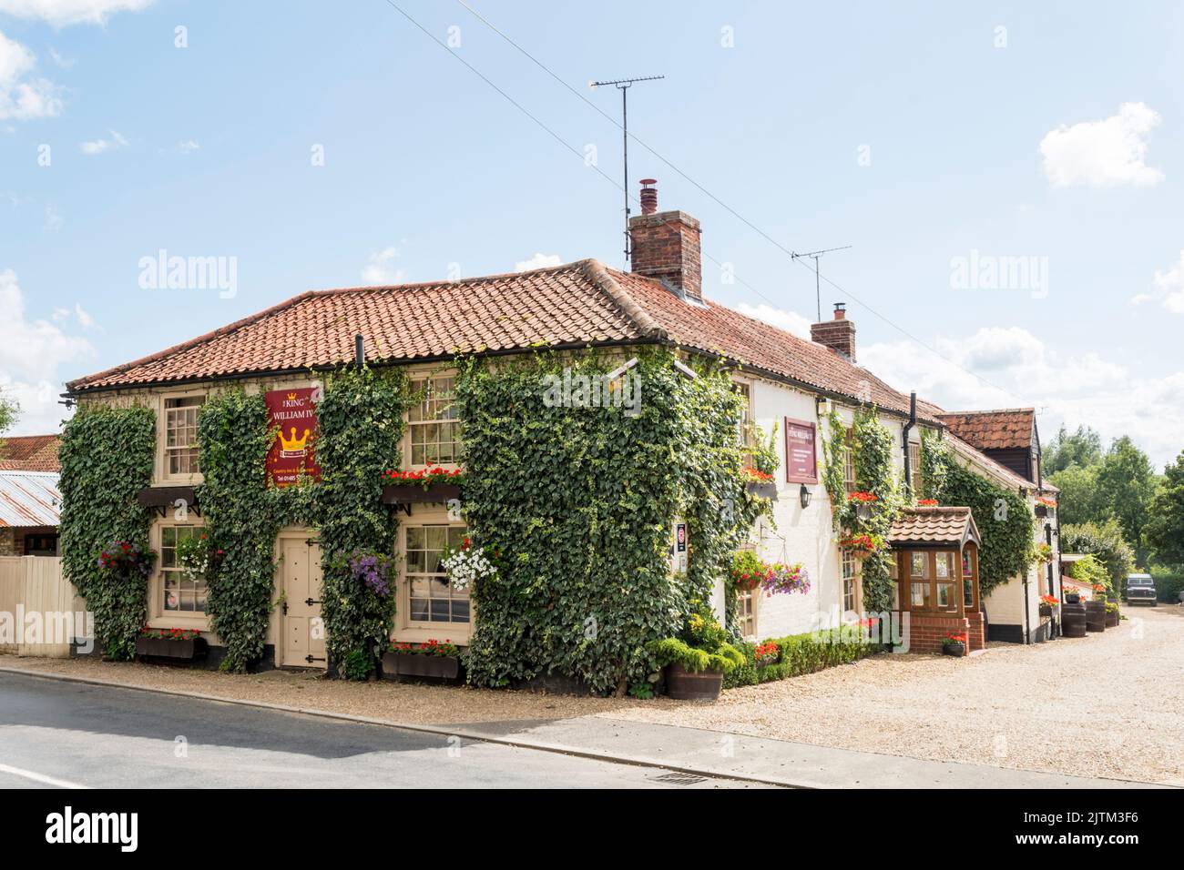 Il King William IV Country Inn and Restaurant a Sedgeford, Norfolk nord-occidentale. Foto Stock