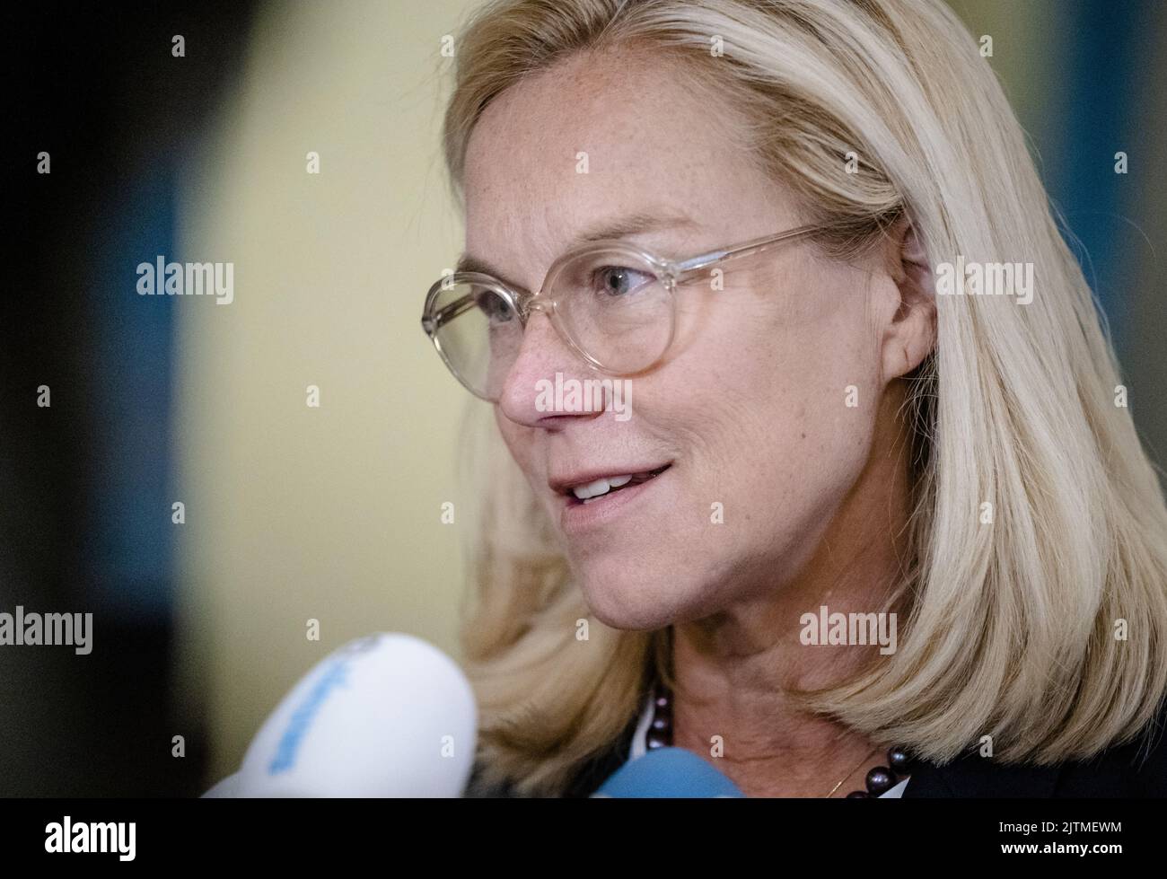 2022-08-31 21:12:51:19 L'AIA - Sigrid Kaag, ministro delle Finanze, dopo un Consiglio extra dei ministri. Tra le altre cose, il gabinetto sta discutendo gli ultimi dettagli sul bilancio. ANP BART MAAT netherlands OUT - belgio OUT Foto Stock