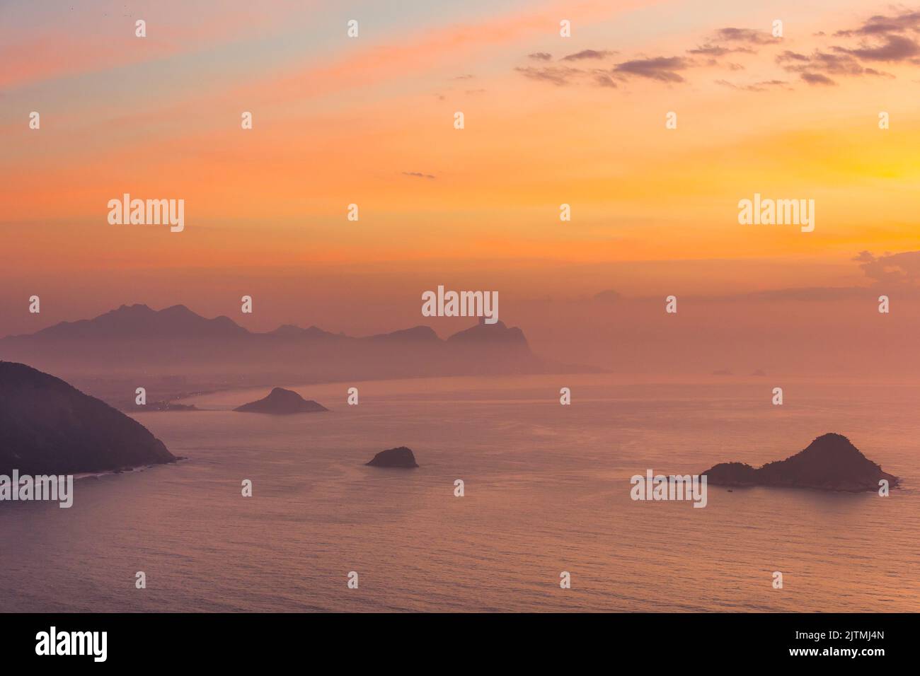 alba vista dalla cima della pietra telegrafica ( pedra do telegrafo ) a rio de janeiro Brasile. Foto Stock