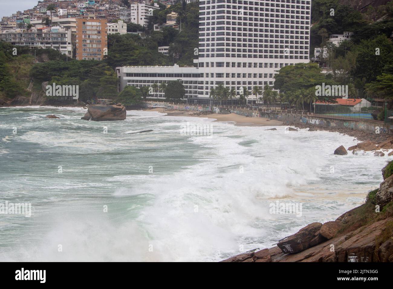 Sheraton Beach (Spiaggia di Vidigal) a Rio de Janeiro, Brasile - 28 Maggio 2020: Vista della spiaggia di Sheraton vista da un punto di vista sulla spiaggia di Leblon a Rio de Janeir Foto Stock