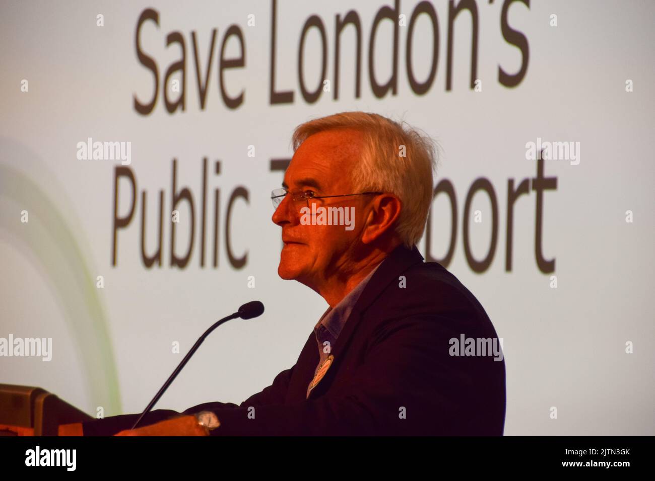 Londra, Regno Unito. 31st agosto 2022. John MCDONNELL, laburista, intervenuto al RMT Union's Rally to Save London's Public Transport tenutosi alla TUC Congress House. Credit: Vuk Valcic/Alamy Live News Foto Stock