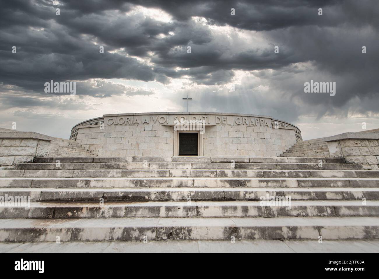 Particolare del santuario militare del Monte Grappa in Italia in onore dei soldati caduti nella prima guerra mondiale Foto Stock