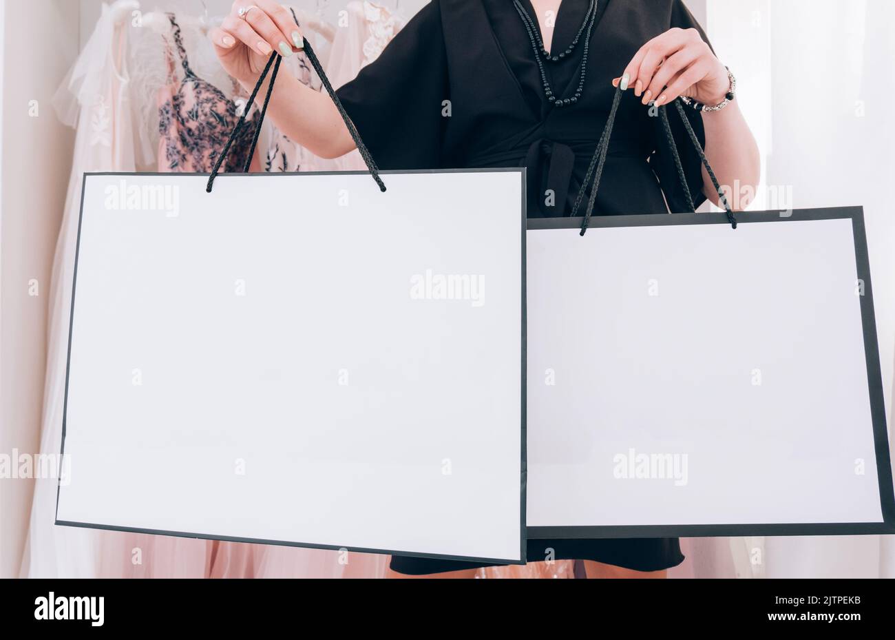abito da sera di lusso stile boutique shopper Foto Stock