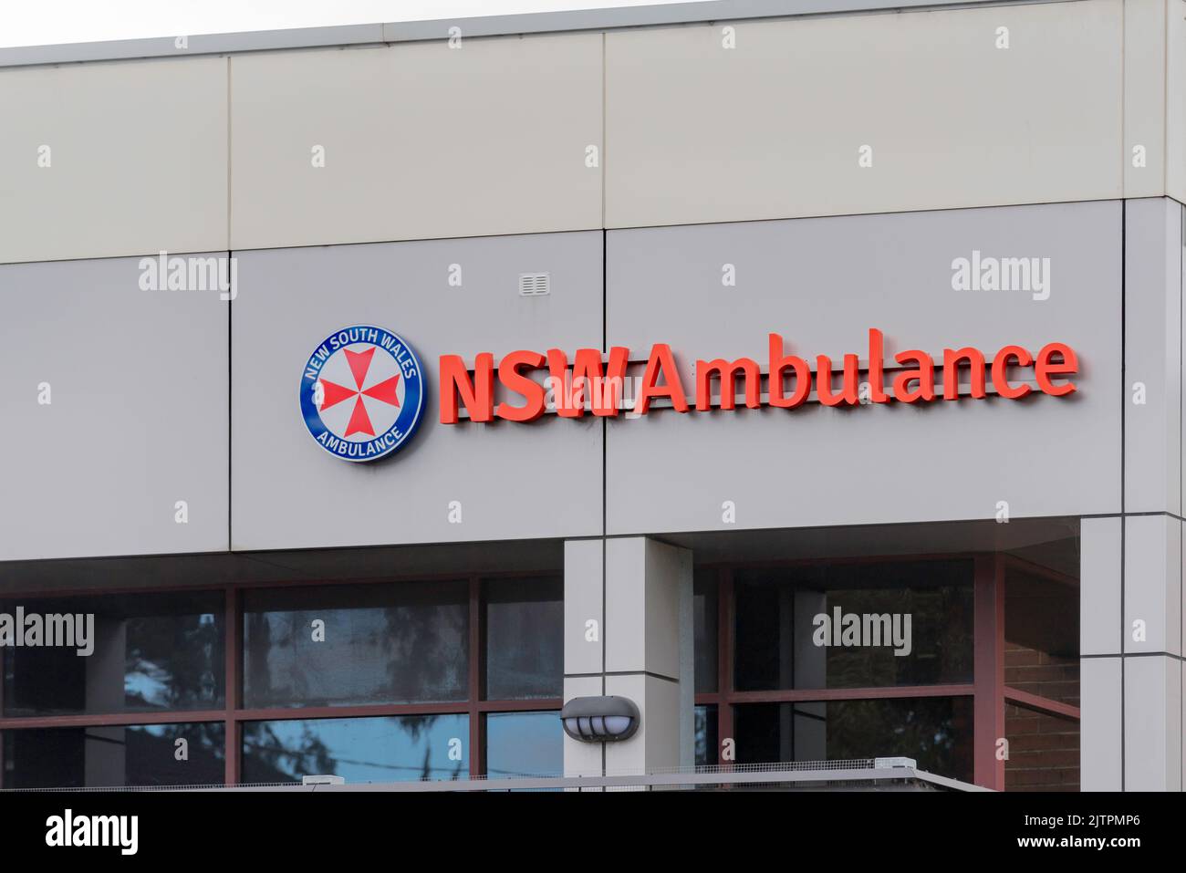 La stazione NSW Ambulance a Summer Hill nella parte interna-occidentale di Sydney, Australia Foto Stock