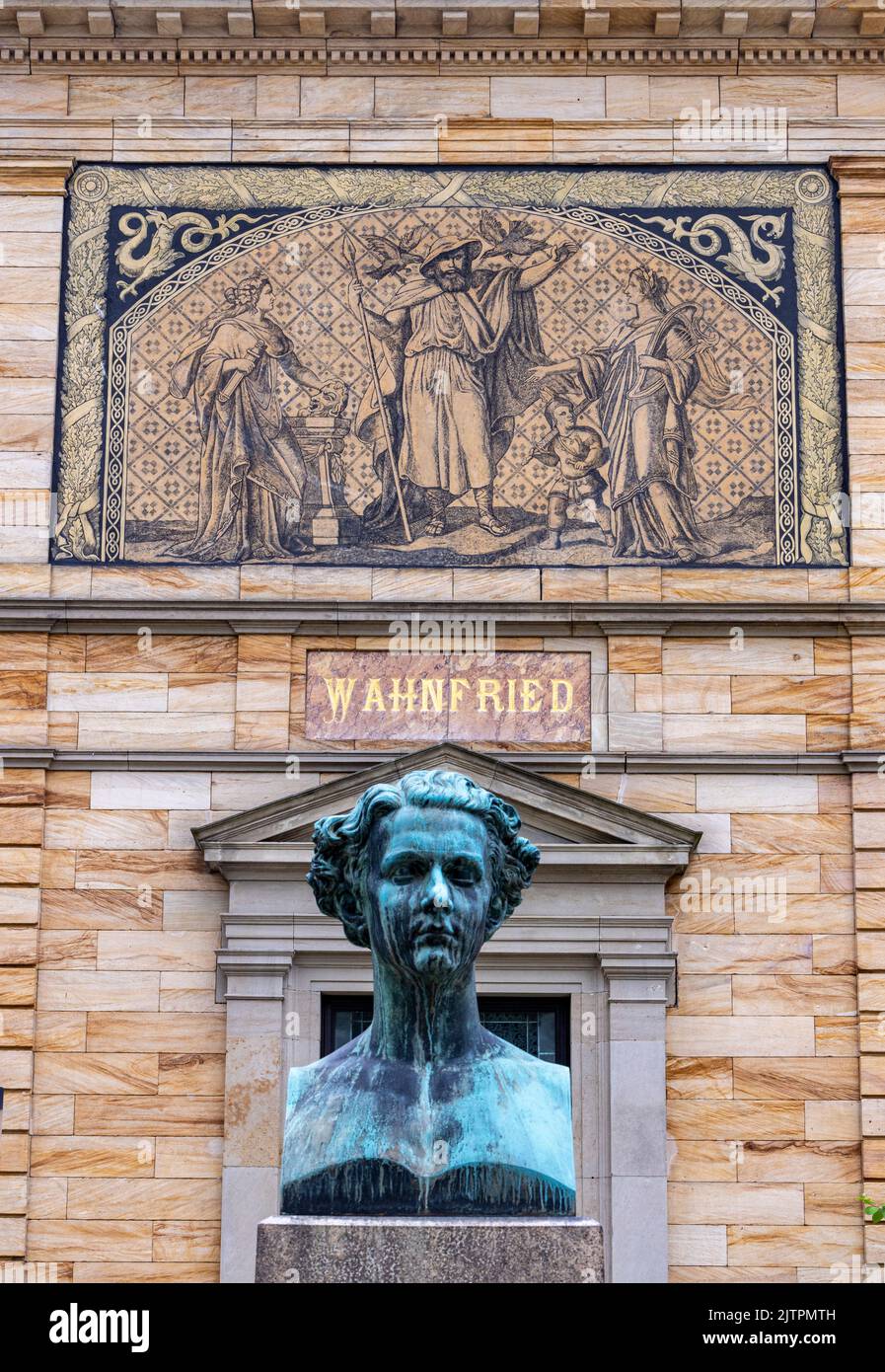 Particolare di Wahnfried con busto del compositore, la villa di Richard Wagner a Bayreuth, Baviera, Germania Foto Stock