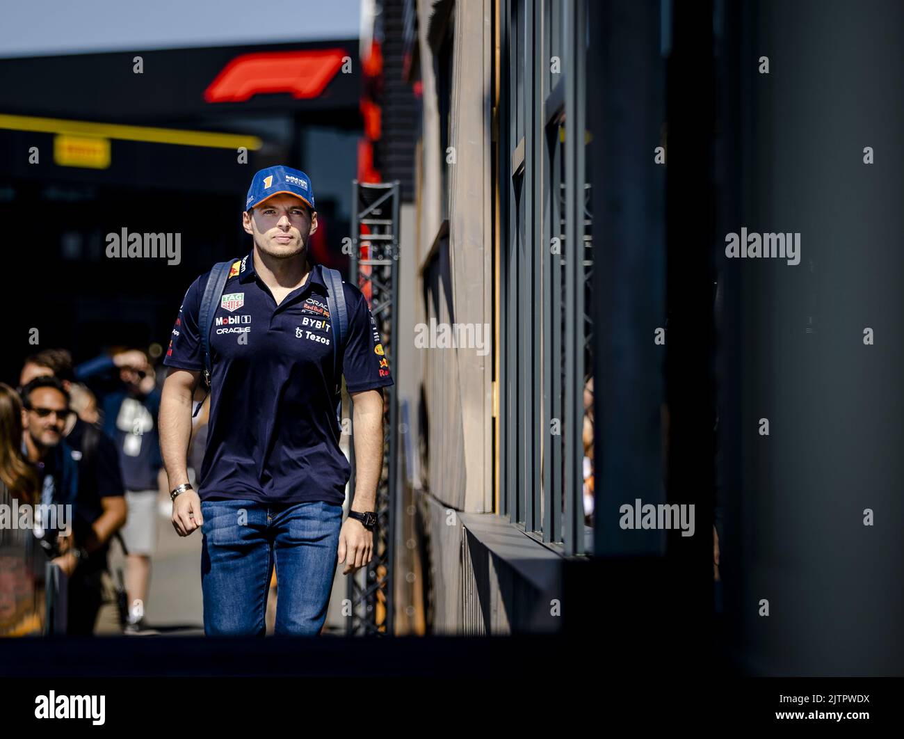 ZANDVOORT - Olanda, ZANDVOORT - Max Verstappen (Red Bull Racing) arriva in pista. Il GP si è svolto lo scorso anno in forma modificata a causa delle misure corona. Quest'anno sono attesi fino a 110.000 visitatori al giorno. ANP SEM VAN DER WAL Foto Stock