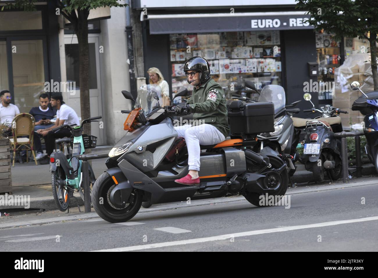 FRANCIA. PARIGI (75) 2° DISTRETTO. NUOVO MOTOBIKE ELETTRICO BMW MODELLO CE-04 Foto Stock