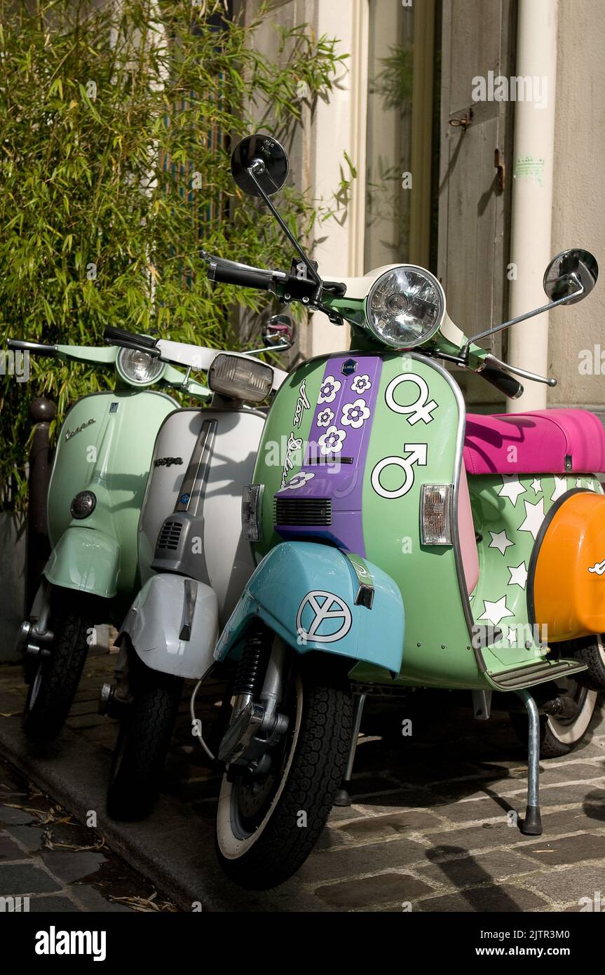 Francia. Parigi (75) 12 arr. Motori italiani, Vespa vintage store. 3 impasse Crozatier Foto Stock